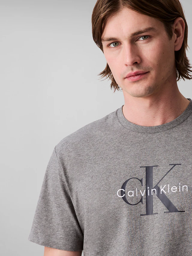 Calvin Klein Jeans T-Shirt »SS Hero Monologo Tee 20s« Mit Rundhalsausschnitt, regular fit