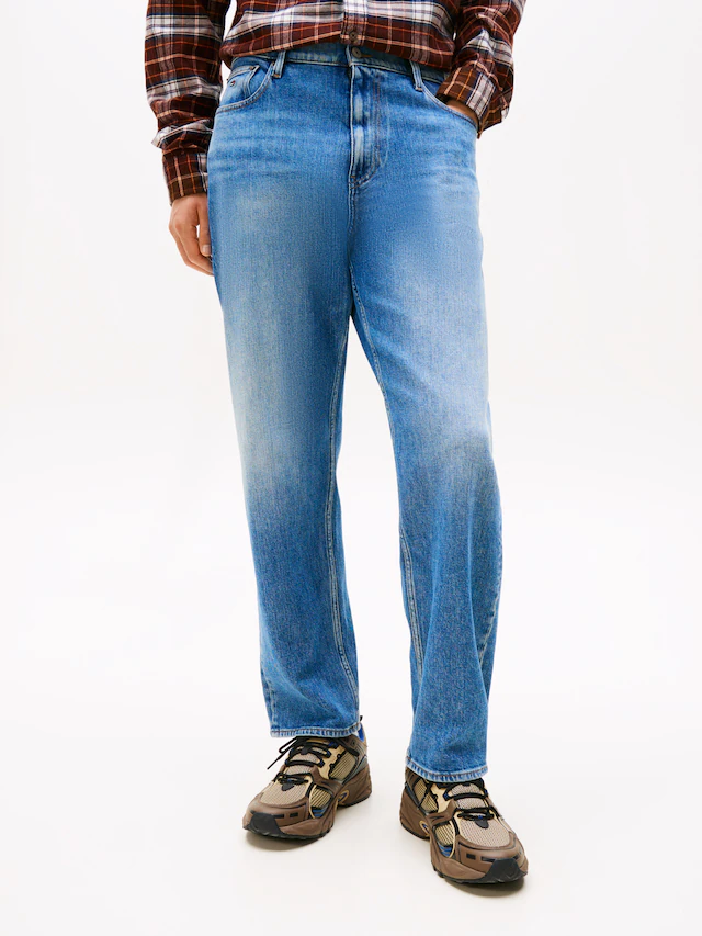 Tommy Jeans 5-Pocket-Jeans »Sonny Regular Tapered« mit dezenter Waschung