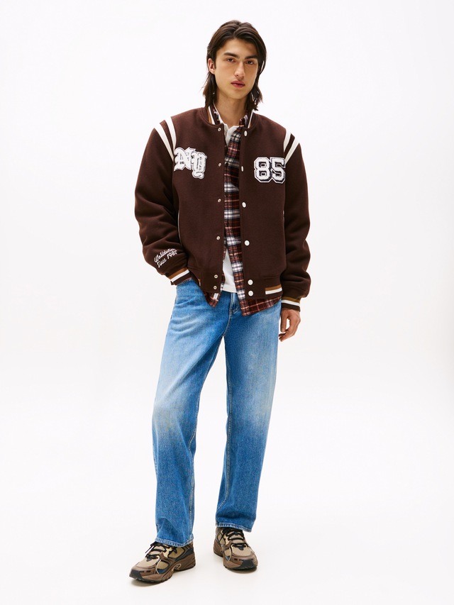 Tommy Jeans 5-Pocket-Jeans »Sonny Regular Tapered« mit dezenter Waschung