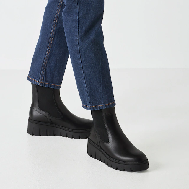 Tamaris Chelseaboots Stiefelette, Schlupfschuh mit T-Logoprägung