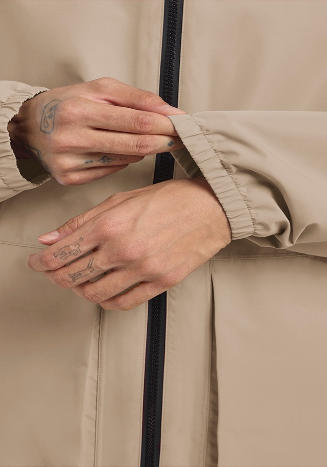 Jack Wolfskin Funktionsparka »TERRAVIEW 2L PARKA W« mit Kapuze mit Kapuze, atmungsaktiv, wasserdicht, winddicht, länger geschnitten