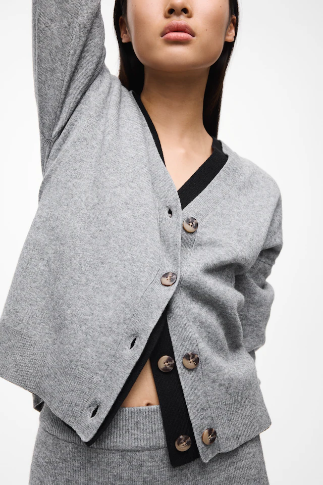 Vila Strickjacke »VIRIL V-NECK KNIT CARDIGAN - NOOS« Materialmix, regular fit