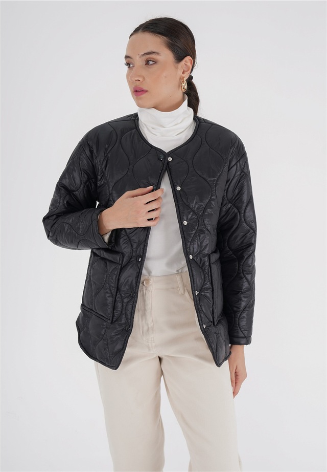 freshlions Steppjacke »Amara« 1 Stk. tlg. mit praktischen Druckknöpfen