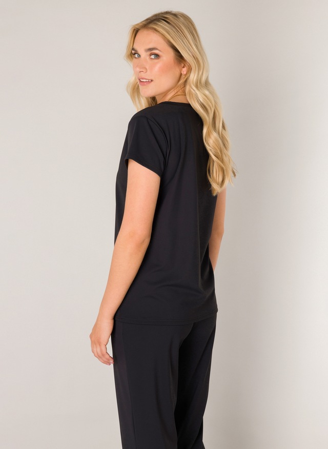Base Level T-Shirt »Tilly« mit V-Ausschnitt