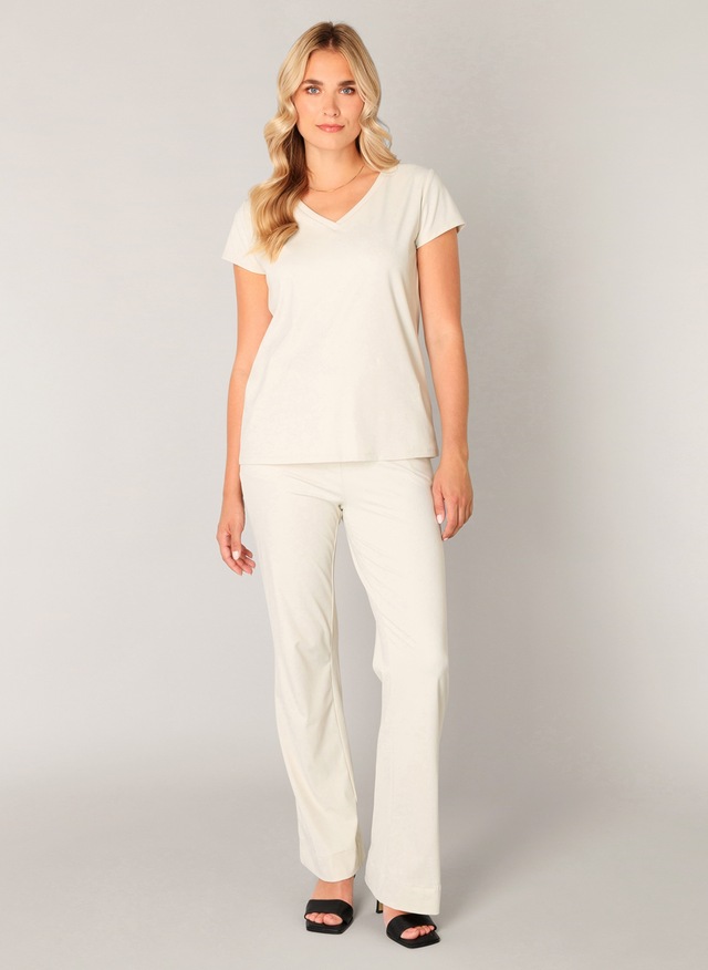 Base Level T-Shirt »Tilly« mit V-Ausschnitt