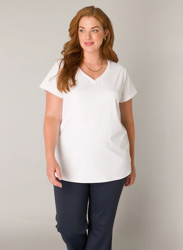 Base Level Curvy V-Shirt »Lilly« mit Stretch