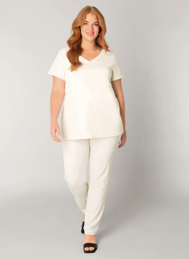 Base Level Curvy V-Shirt »Lilly« mit Stretch