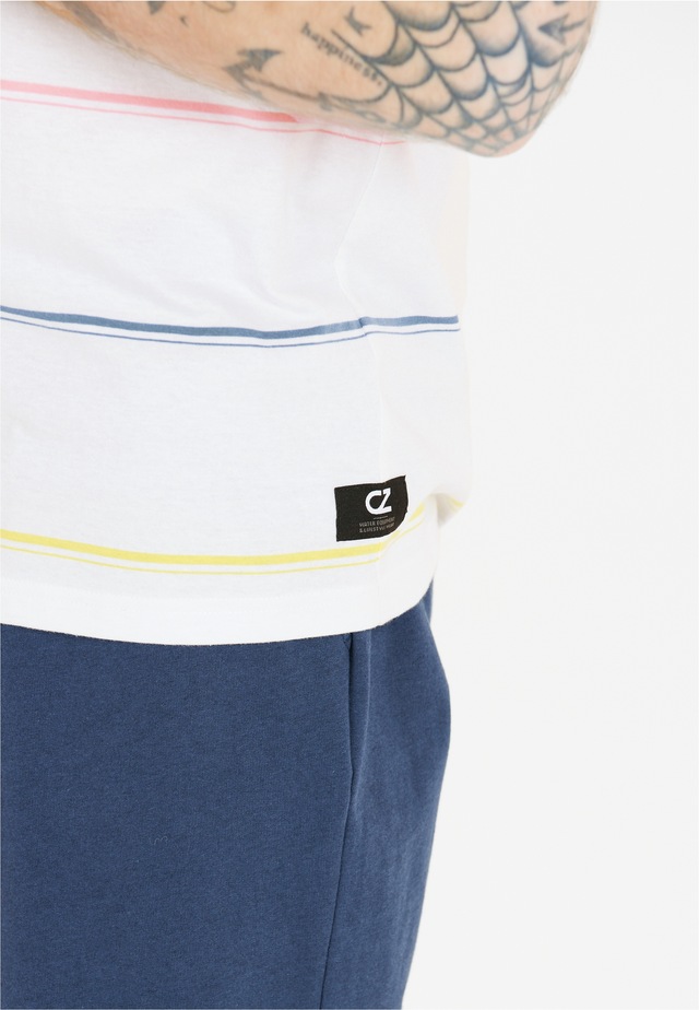 CRUZ Funktionsshirt »austin« im coolen Streifendesign