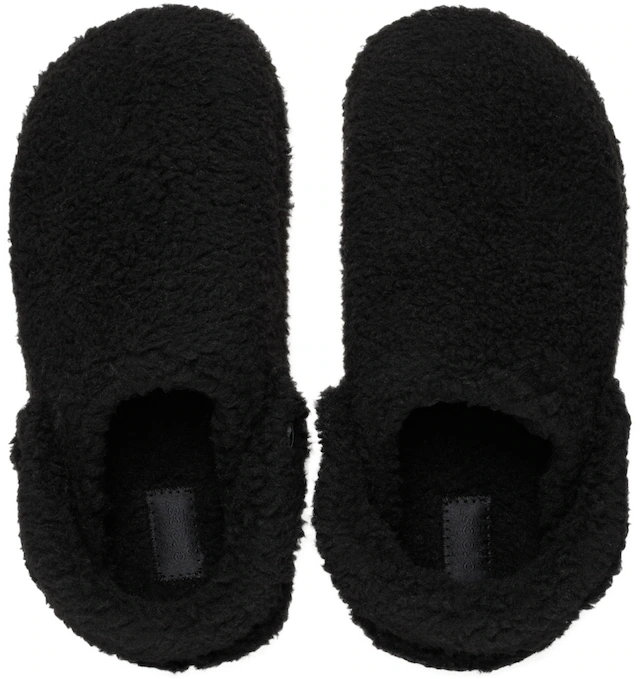 Crocs Clog »Classic Cozzzy Slipper« Hausschuh, mit kleiner Plateausohle