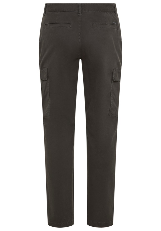 Bruno Banani Cargohose moderne Passform, eng anliegende Cargotaschen