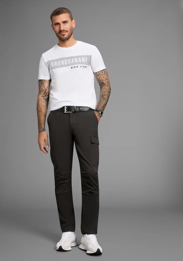 Bruno Banani Cargohose moderne Passform, eng anliegende Cargotaschen