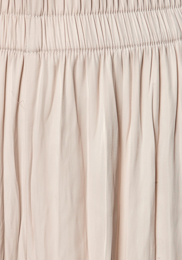 LASCANA Palazzohose »mit weiten, plissierten Hosenbeinen« mit Plisseefalten, leichte Satinqualität, luftige Sommerhose, elegant