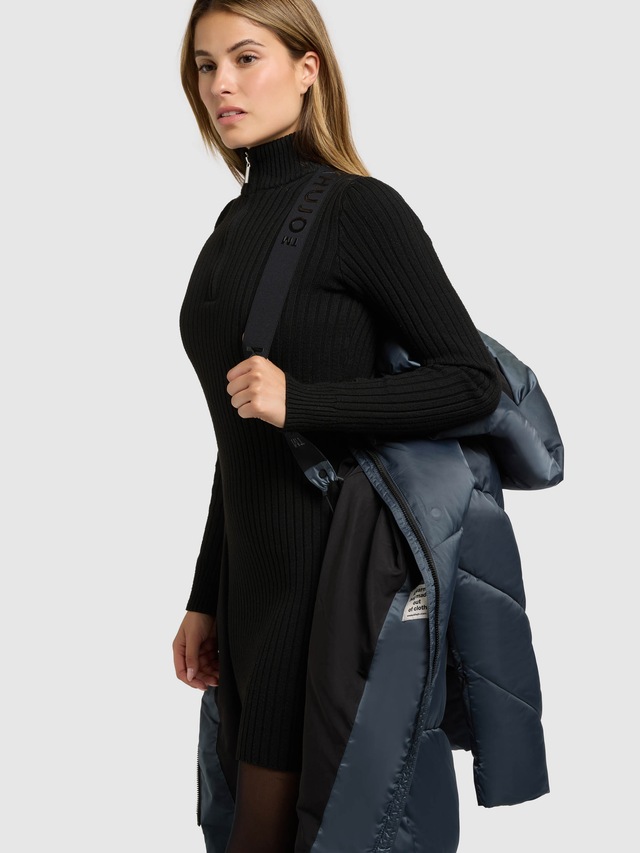 khujo Steppmantel »MANELIA2« aus Kunstfaser und Polyester, kniebedeckende Passform