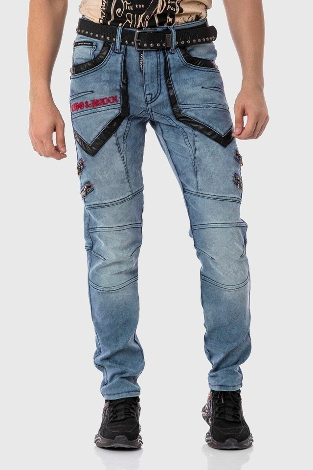 Cipo & Baxx Cargojeans »Hose« Lässige Details und Applikationen