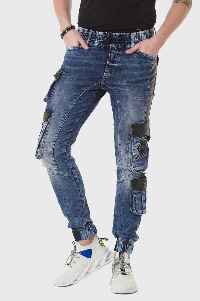 Cipo & Baxx Cargojeans »Hose« Lässige Details und Applikationen