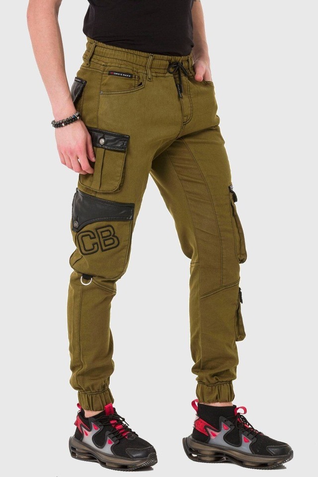 Cipo & Baxx Cargojeans »Hose« Lässige Details und Applikationen