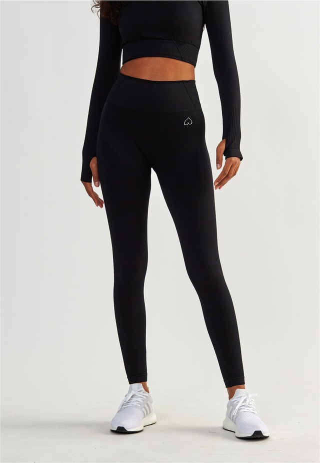 BeShaped Trainingstights »Femme Force« mit angesagtem Jacquard-Muster