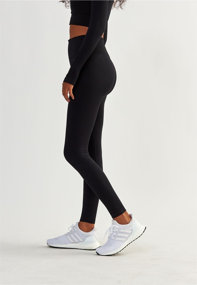 BeShaped Trainingstights »Femme Force« mit angesagtem Jacquard-Muster