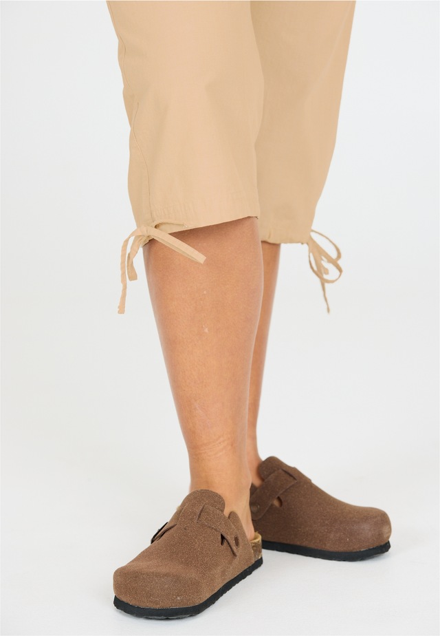 CRUZ Caprihose »Emmy« mit elastischem Taillenbund