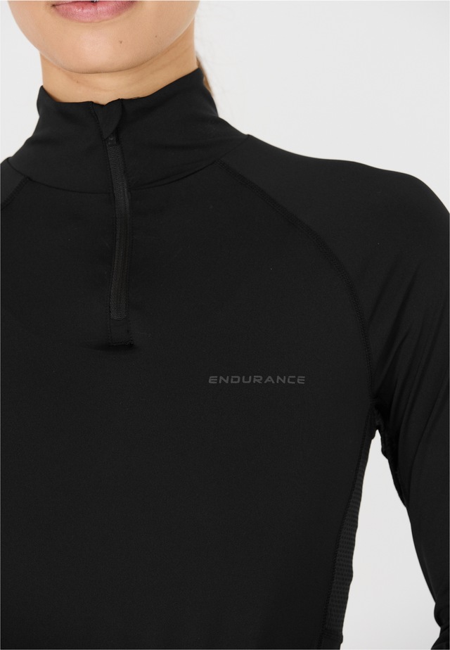 ENDURANCE Strickpullover »Chrissie« mit elastischer Passform