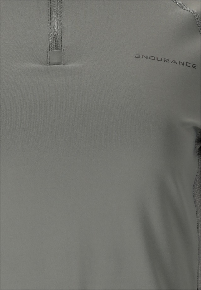 ENDURANCE Strickpullover »Chrissie« mit elastischer Passform