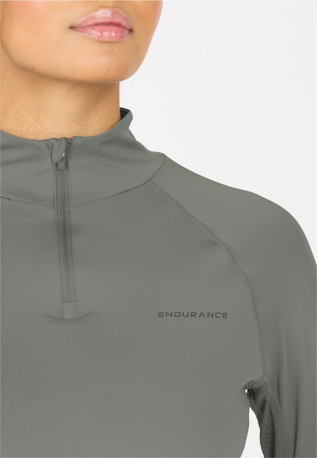 ENDURANCE Strickpullover »Chrissie« mit elastischer Passform