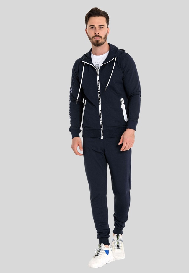 Cipo & Baxx Trainingsanzug »HOMEWEAR« 2 Stk. mit Allover-Musterung
