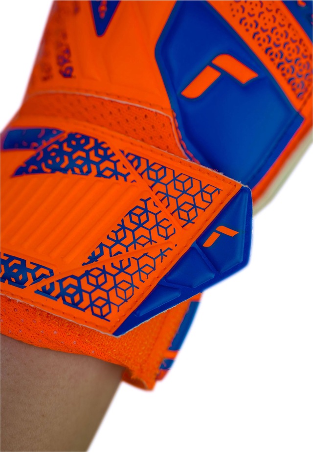 Reusch Torwarthandschuhe »Attrakt Solid Junior« mit Expanse Cut