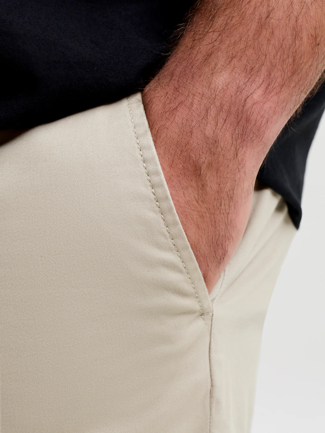 Jack & Jones PlusSize Chinoshorts »JPSTBOWIE JJSHORTS SOLID SN PLS« mit Umschlag