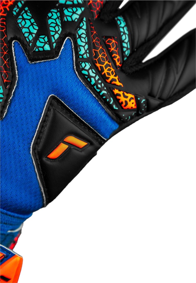 Reusch Torwarthandschuhe »Attrakt Infinity NC Junior« mit Negative Cut