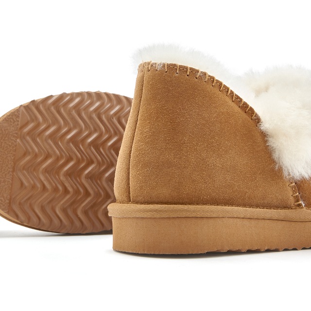Vivance Dreams by Lascana Hausschuh »Plüsch Hausschuh, Pantolette, Pantoffel, Homeslippers« mit kuscheligem Lammfell aus Leder