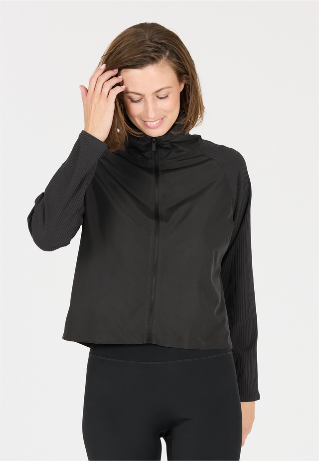 ATHLECIA Outdoorjacke »Aiana« in atmungsaktiver Stretch-Qualität