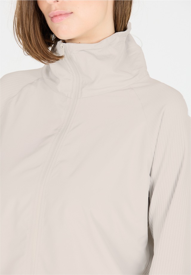ATHLECIA Outdoorjacke »Aiana« in atmungsaktiver Stretch-Qualität