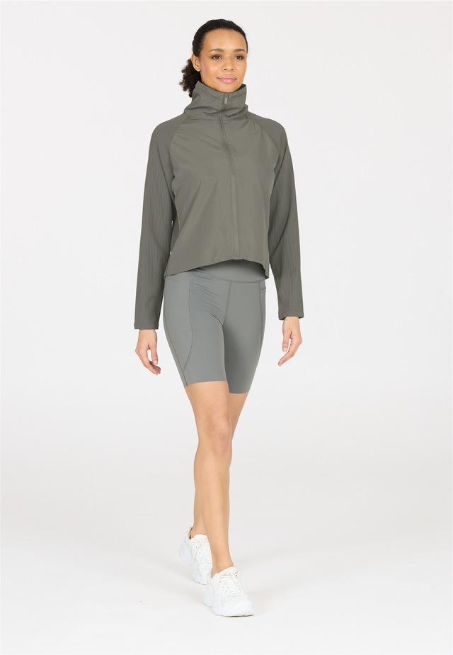 ATHLECIA Outdoorjacke »Aiana« in atmungsaktiver Stretch-Qualität