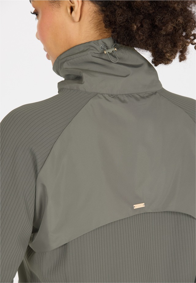 ATHLECIA Outdoorjacke »Aiana« in atmungsaktiver Stretch-Qualität
