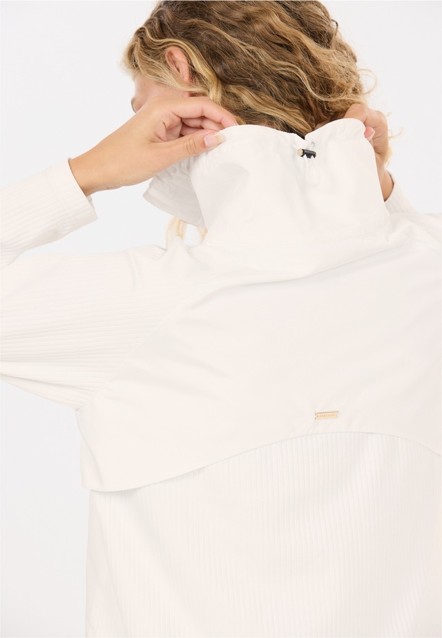 ATHLECIA Outdoorjacke »Aiana« in atmungsaktiver Stretch-Qualität