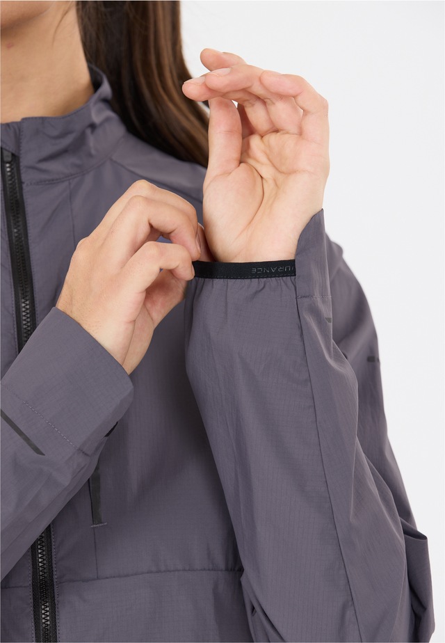 ENDURANCE Sweatjacke »Nimbos« in leichter Konstruktion für Fahrrad und MTB