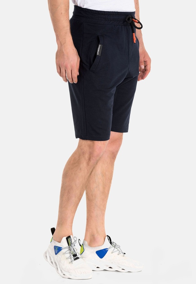 Cipo & Baxx Stoffhose »Shorts« elastischer Bund mit Kordelzug