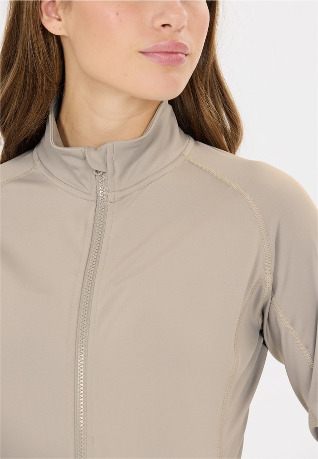 ATHLECIA Outdoorjacke »Krosa« mit Vollreißverschluss und Flatlock-Nähten