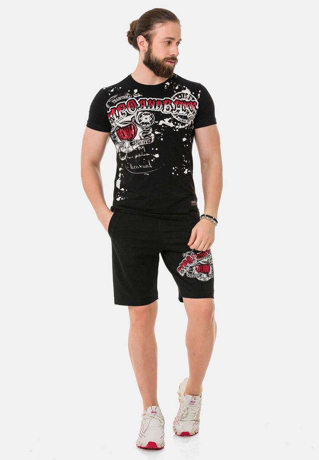 Cipo & Baxx Stoffhose »Hose« mit Bein-Print