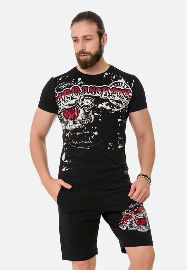 Cipo & Baxx Stoffhose »Hose« mit Bein-Print