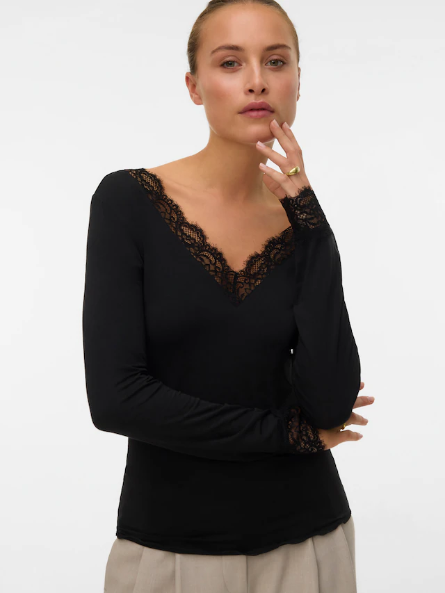 Vero Moda Langarmshirt »VMSKYE LS V-NECK LACE TOP JRS NOOS« Materialmix, mit Wolle und Stretch, slim fit