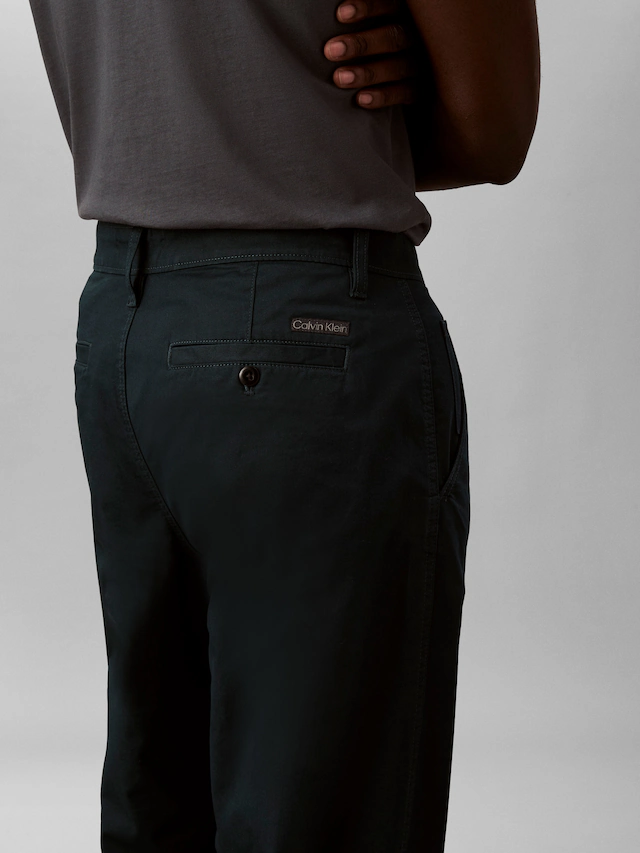 Calvin Klein Jeans Chinohose gerade Passform im 90er-Jahre-Look
