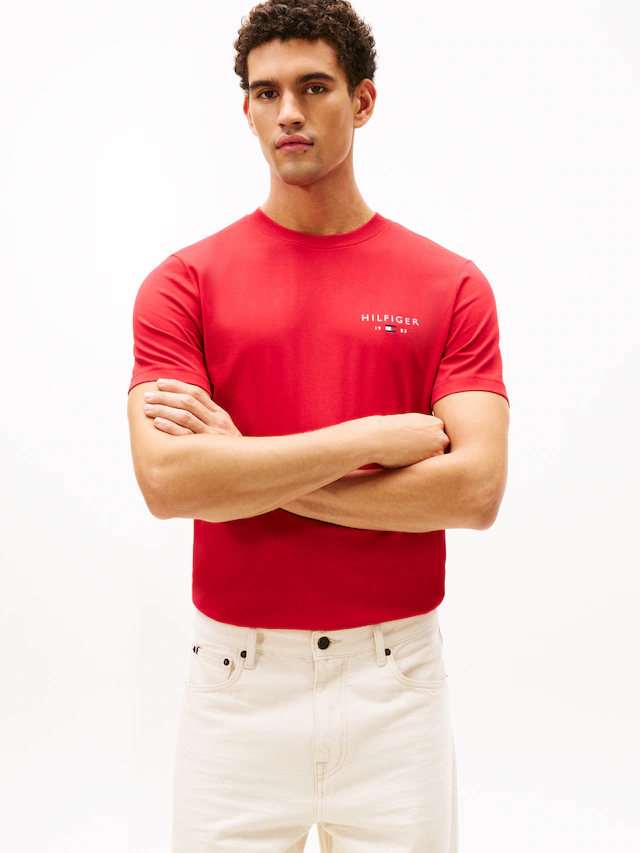 Tommy Hilfiger T-Shirt »BRAND LOVE SMALL HILFIGER« normale Passform, Rundhals, aus Jersey