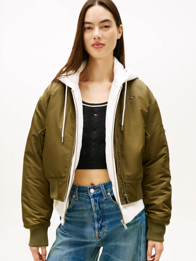 Tommy Jeans Bomberjacke »TJW ESSENTIAL BOMBER JACKET« ohne Kapuze Mit Reißverschlusstaschen an den Ärmeln