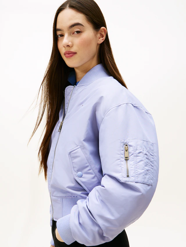 Tommy Jeans Bomberjacke »TJW ESSENTIAL BOMBER JACKET« ohne Kapuze Mit Reißverschlusstaschen an den Ärmeln