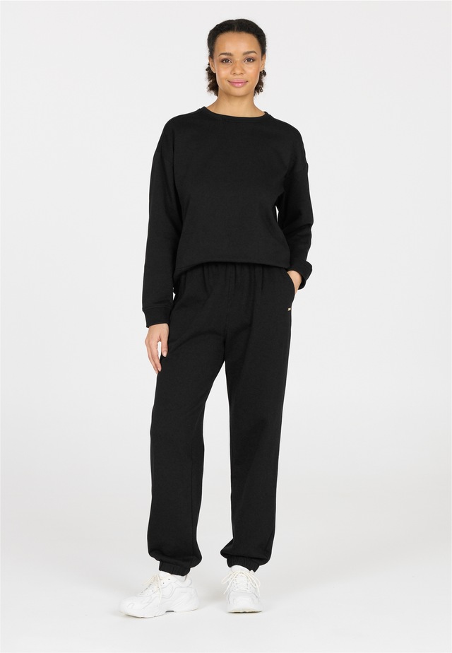 ATHLECIA Sweathose »Carmen« aus extra weichem Material
