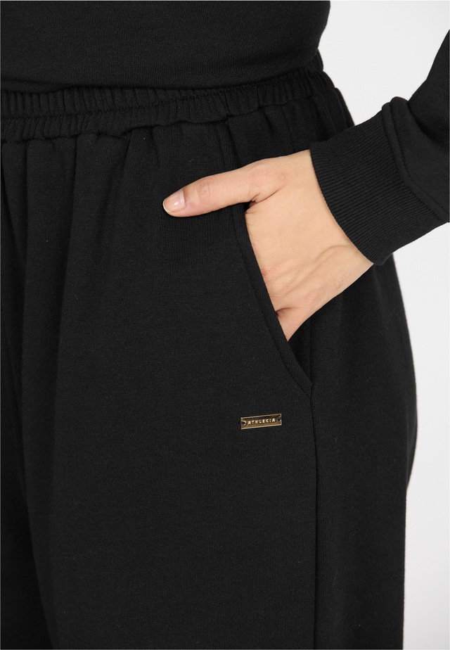ATHLECIA Sweathose »Carmen« aus extra weichem Material