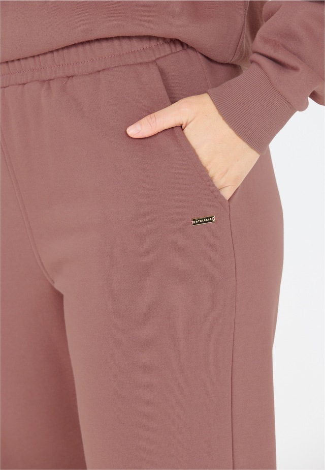 ATHLECIA Sweathose »Carmen« aus extra weichem Material