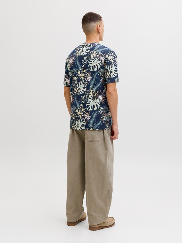 Jack & Jones Rundhalsshirt »JJHONOLULU AOP TEE SS CREW NECK« Baumwolle, regular fit
